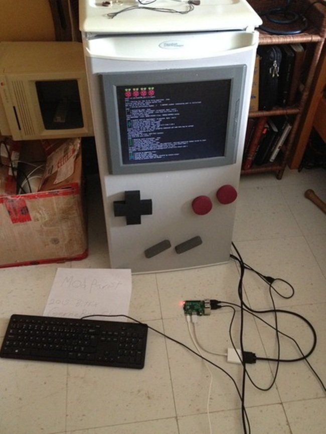 Il construit un frigo Game Boy 100% opérationnel