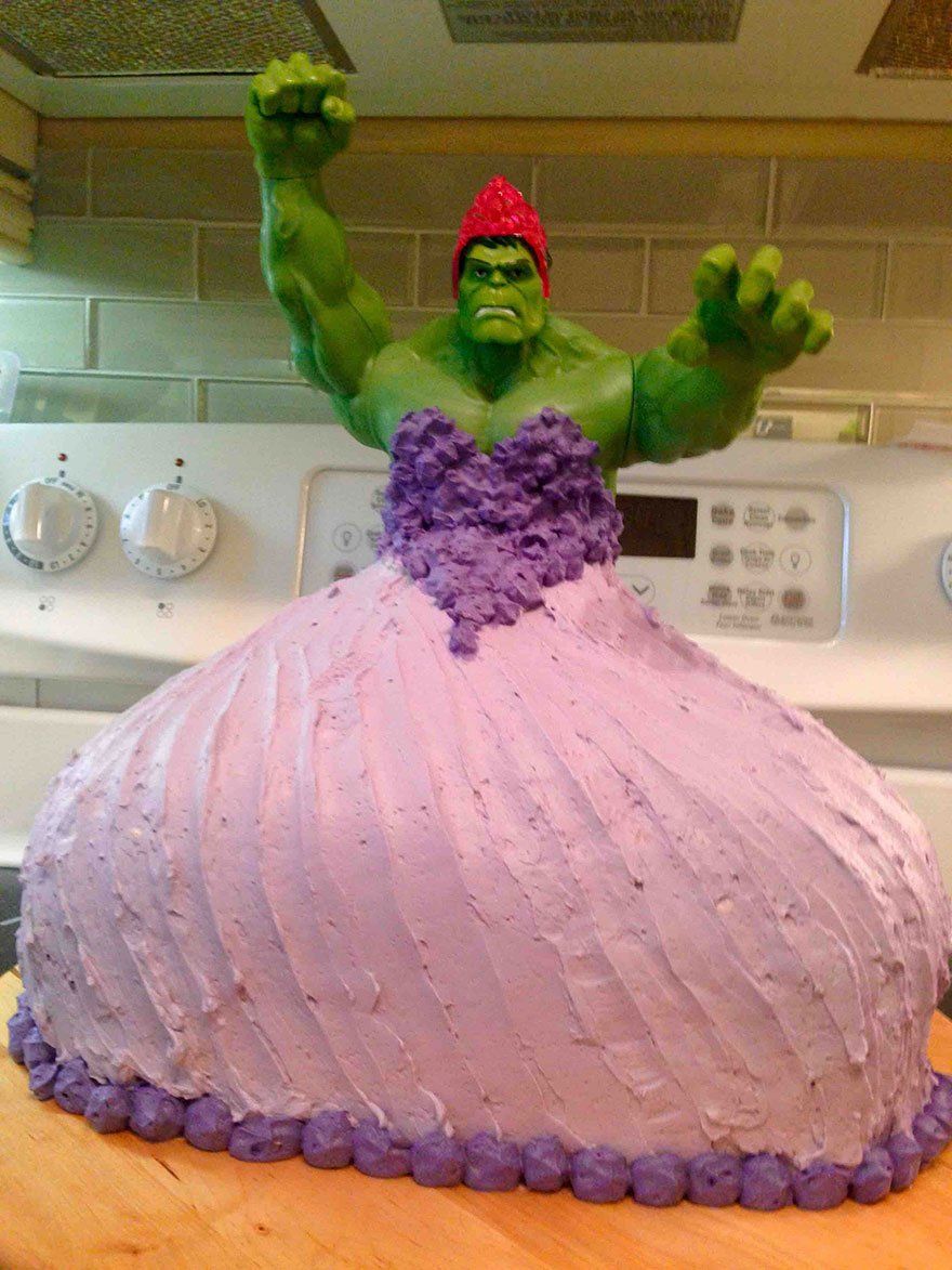 Lorsque deux jumelles veulent une Princesse Hulk pour leur gâteau d’anniversaire