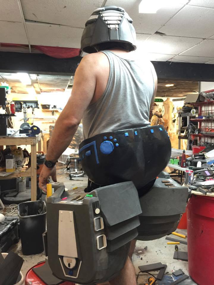 Ils construisent une vraie armure Hulkbuster opérationnelle #37