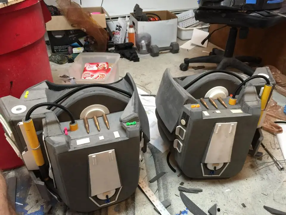 Ils construisent une vraie armure Hulkbuster opérationnelle #20