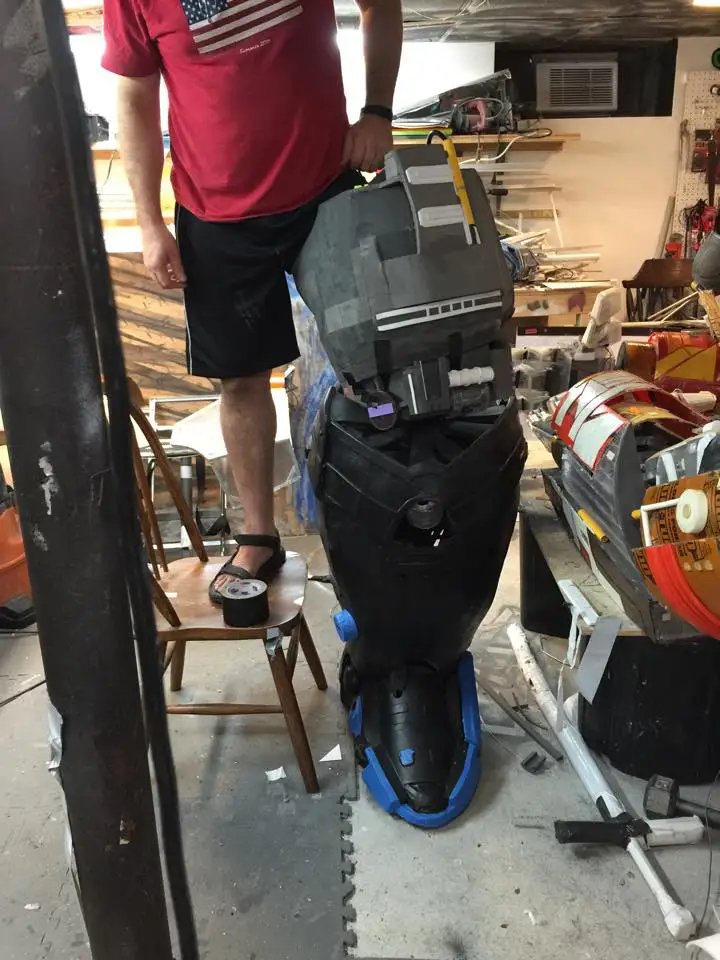 Ils construisent une vraie armure Hulkbuster opérationnelle #37