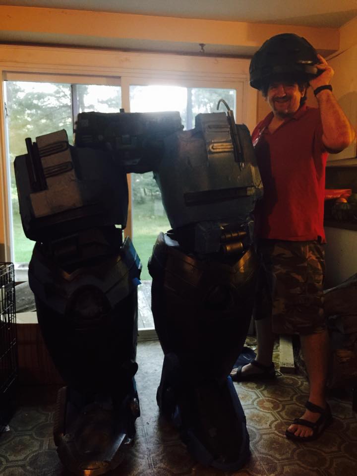 Ils construisent une vraie armure Hulkbuster opérationnelle #40
