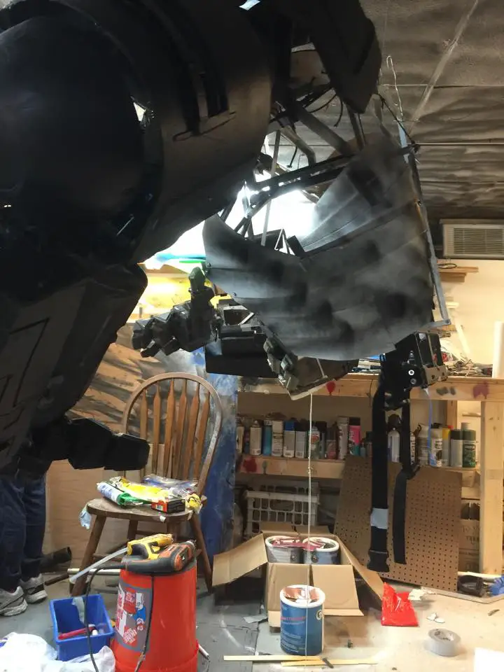 Ils construisent une vraie armure Hulkbuster opérationnelle #27