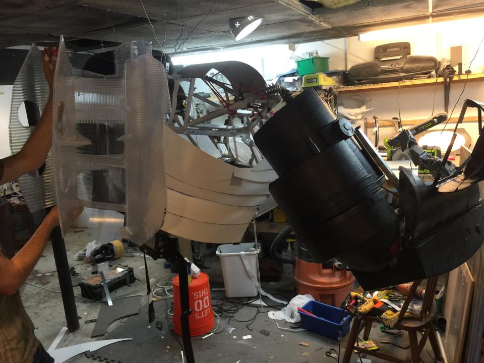 Ils construisent une vraie armure Hulkbuster opérationnelle #30