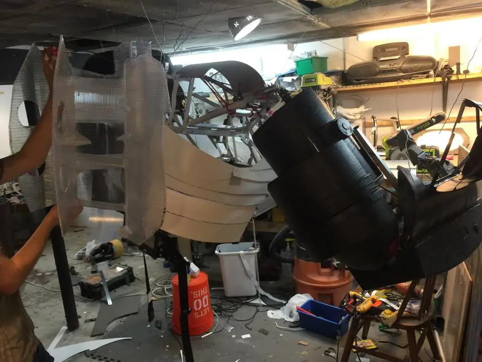 Ils construisent une vraie armure Hulkbuster opérationnelle #28