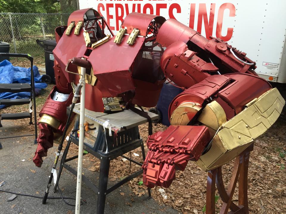 Ils construisent une vraie armure Hulkbuster opérationnelle #34