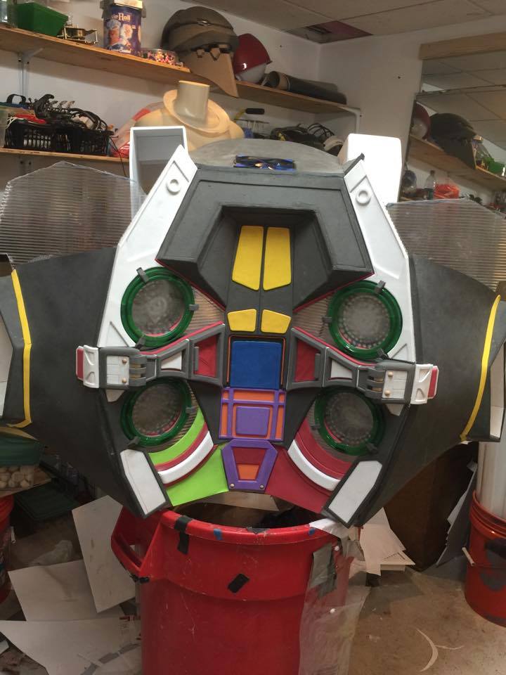 Ils construisent une vraie armure Hulkbuster opérationnelle #24