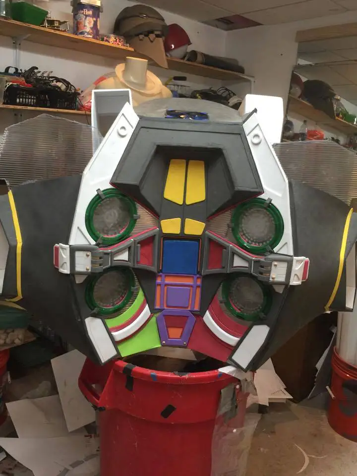 Ils construisent une vraie armure Hulkbuster opérationnelle #22