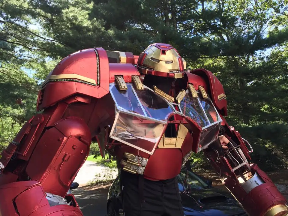 Ils construisent une vraie armure Hulkbuster opérationnelle #34