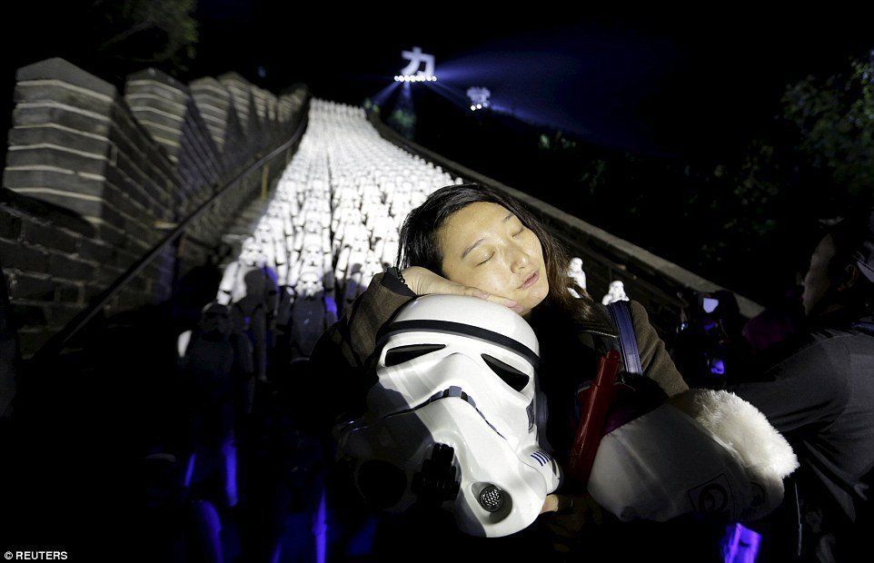 500 Stormtroopers sur la Muraille de Chine pour la promotion de Star Wars Episode VII #3