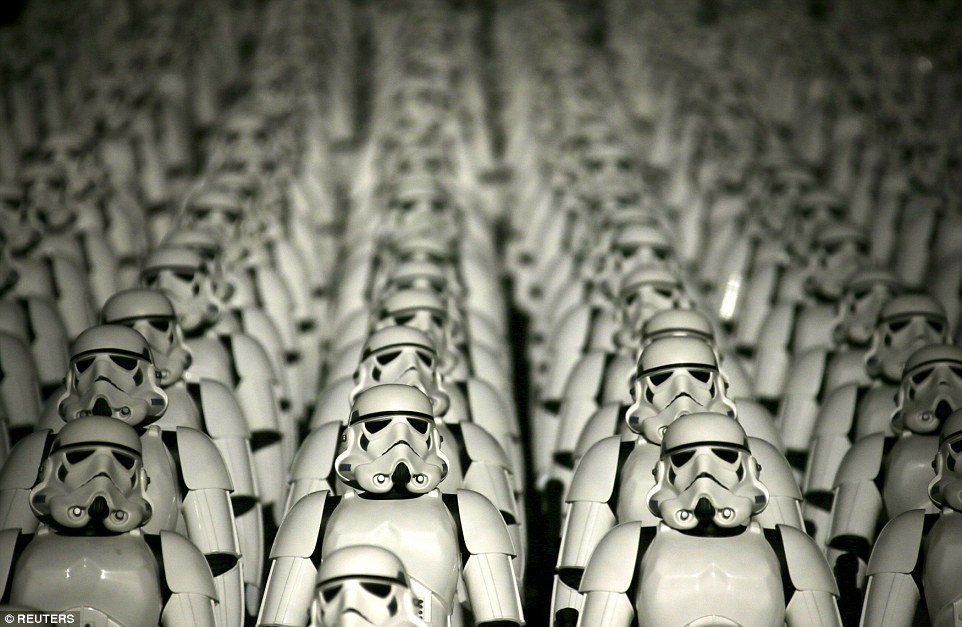500 Stormtroopers sur la Muraille de Chine pour la promotion de Star Wars Episode VII #5
