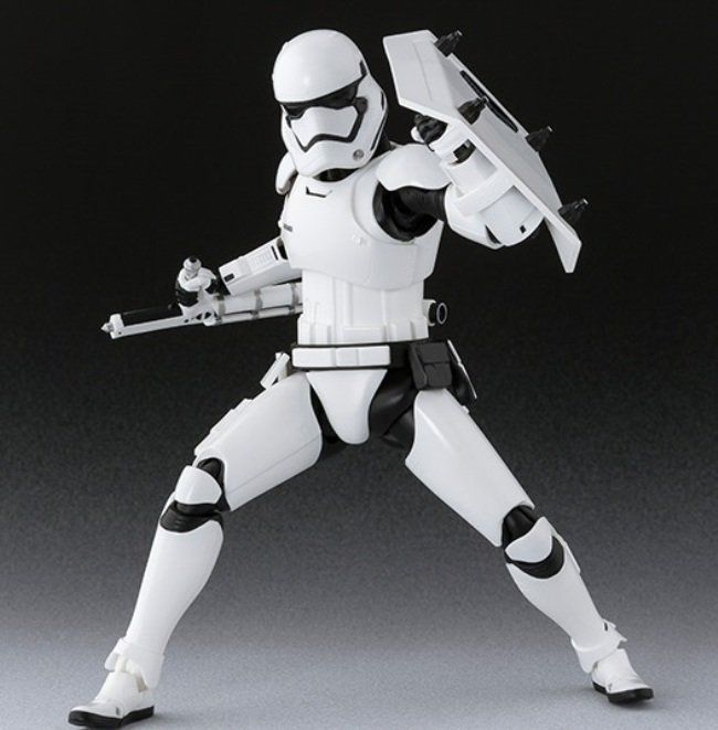 Allez-vous craquer pour la figurine Stormtrooper Riot Control ? #6