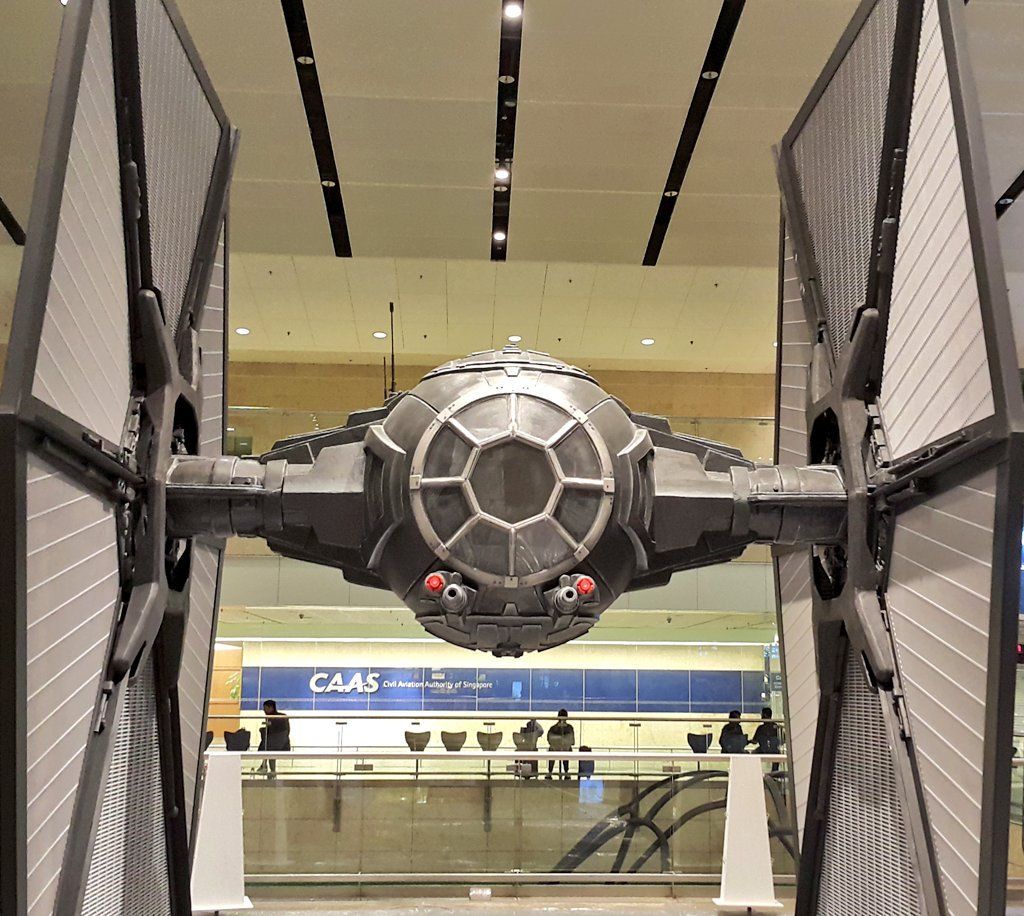 Un X-Wing et un Tie Fighter ont attéri à l’aéroport de Singapour #10