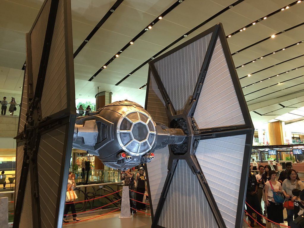 Un X-Wing et un Tie Fighter ont attéri à l’aéroport de Singapour #11