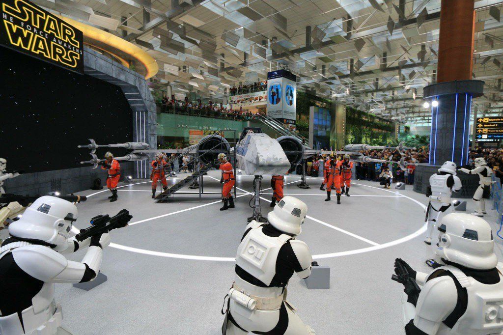 Un X-Wing et un Tie Fighter ont attéri à l’aéroport de Singapour #3
