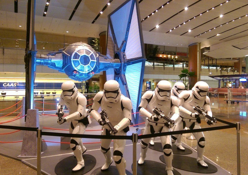 Un X-Wing et un Tie Fighter ont attéri à l’aéroport de Singapour #9