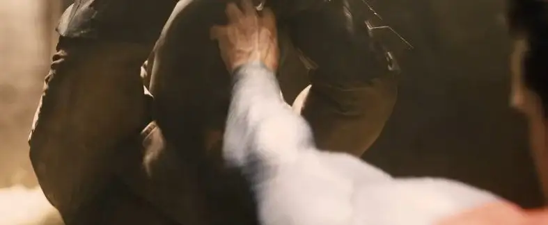Batman démasqué dans un nouvel extrait de Batman v Superman #2