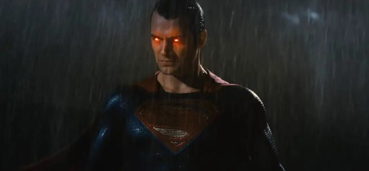 Batman v Superman : Doomsday en action dans une nouvelle bande annonce explosive