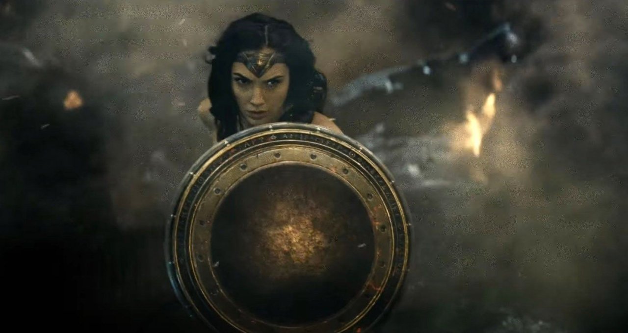 Batman v Superman : Doomsday en action dans une nouvelle bande annonce explosive