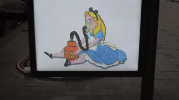 Brandalism détourne 600 panneaux publicitaires pour protester contre la COP21