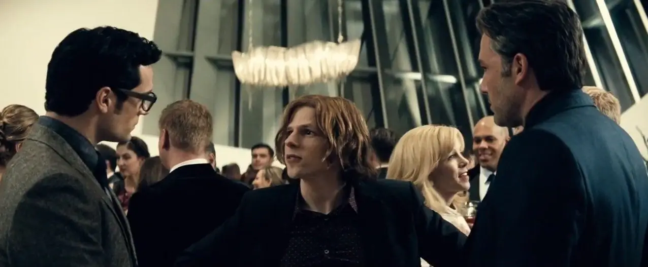 Doomsday en action dans le nouveau trailer de Batman v Superman