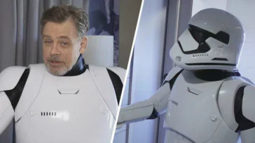 Mark Hammil descend Hollywood Boulevard déguisé en Stormtrooper