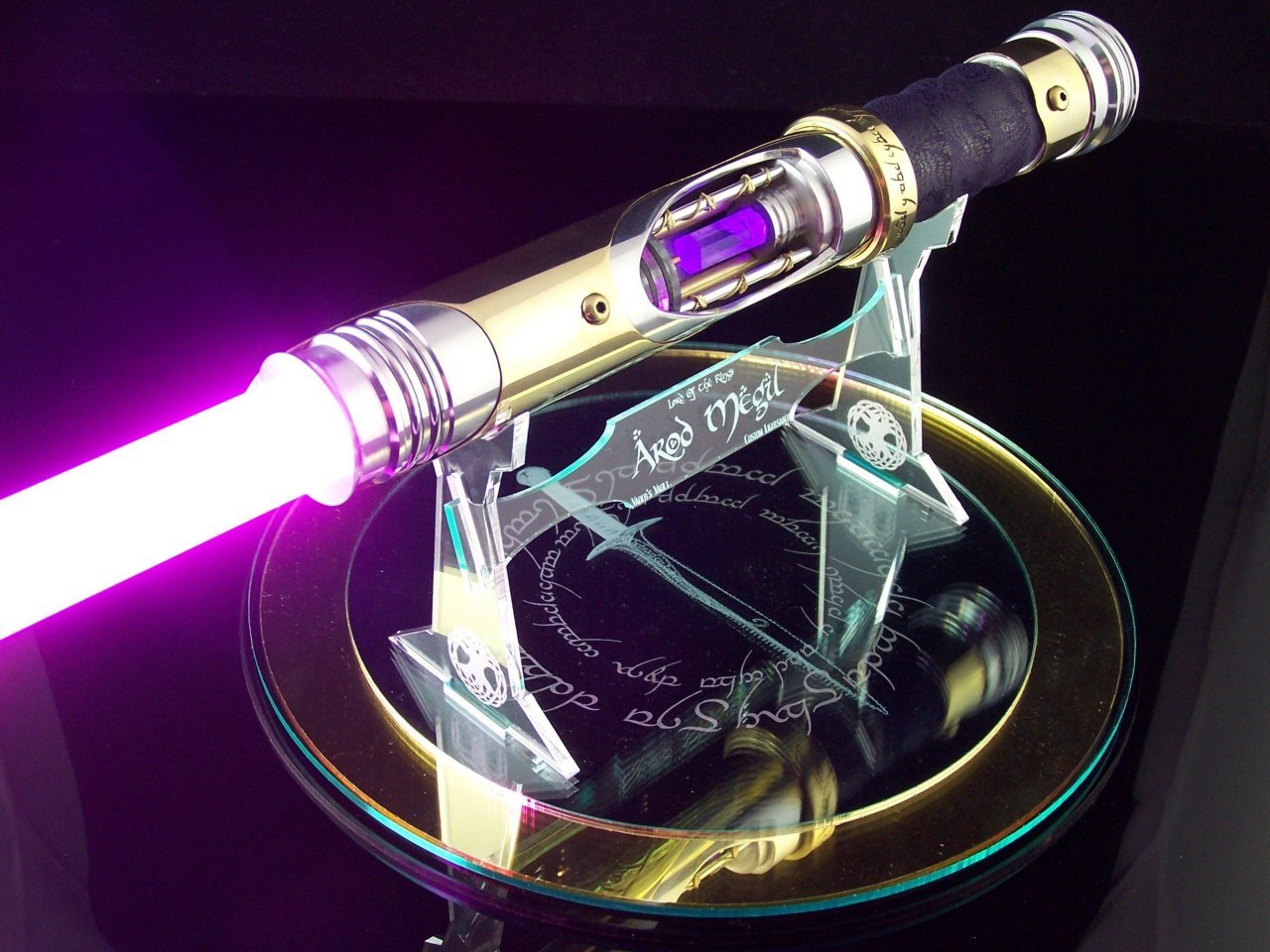 Un Sabre Laser sorti tout droit du Seigneur des Anneaux