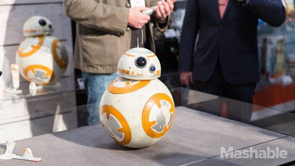 Star Wars : ce jouet BB-8 répond quand on l’appelle (sans smartphone) et vous suit partout