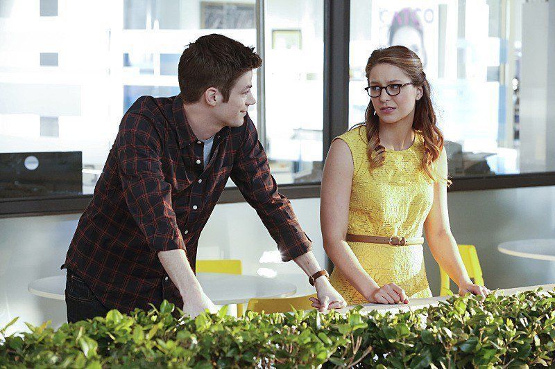 Un premier trailer pour le cross-over The Flash / Supergirl #5