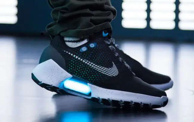 Nike HyperAdapt : les chaussures à laçage automatique arrivent enfin #3
