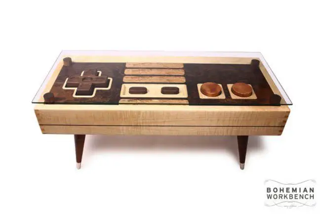 D’incroyables tables en forme de manettes NES et Super Nintendo qui fonctionnent