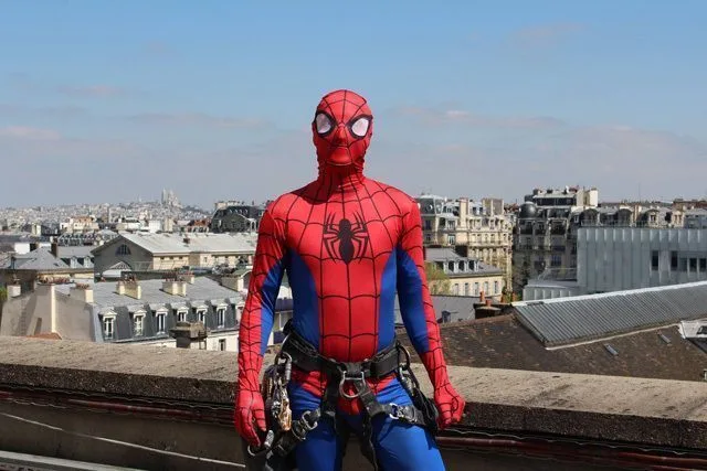 Des super-héros rendent visite aux enfants malade de l’hôpital Necker #4