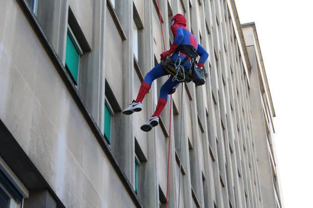 Des super-héros rendent visite aux enfants malade de l’hôpital Necker #6