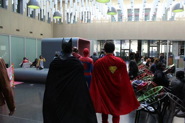 Des super-héros rendent visite aux enfants malade de l’hôpital Necker #8