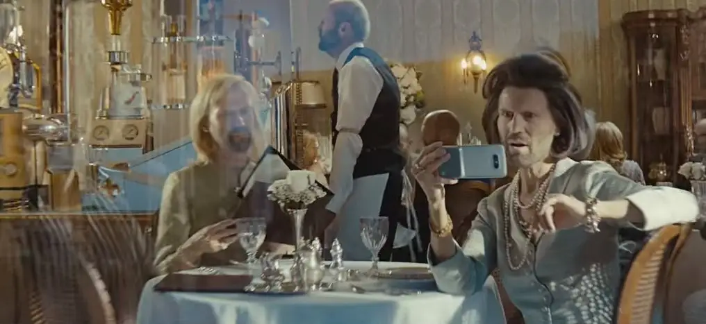 Une pub complètement WTF avec Jason Statham pour le LG G5