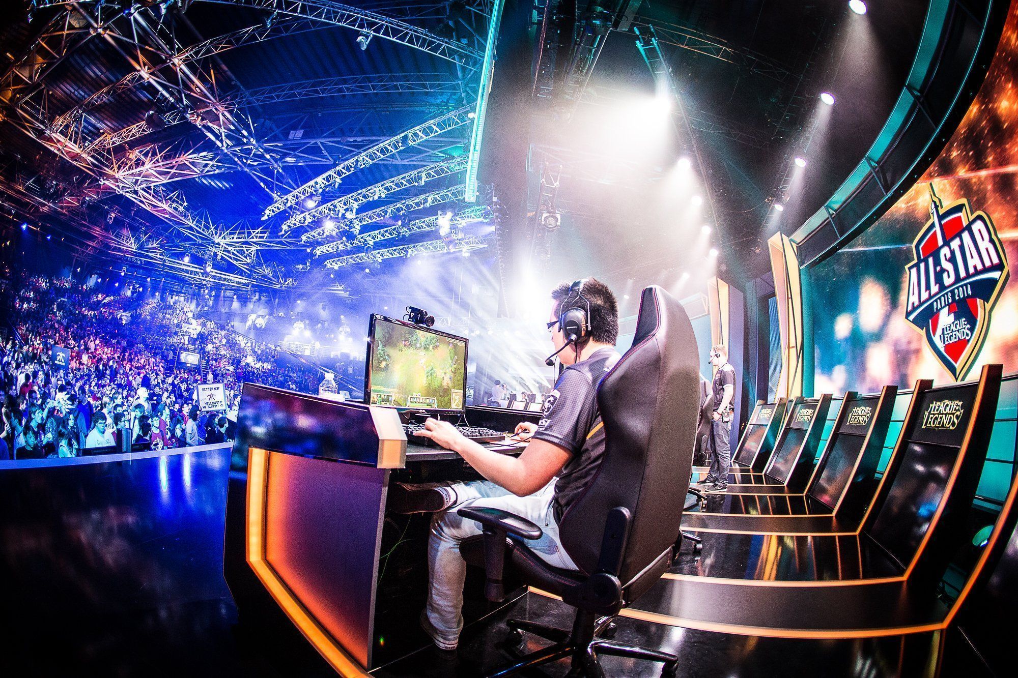 PIX GEEKS recrute des rédacteurs Jeux Vidéo et E-Sport