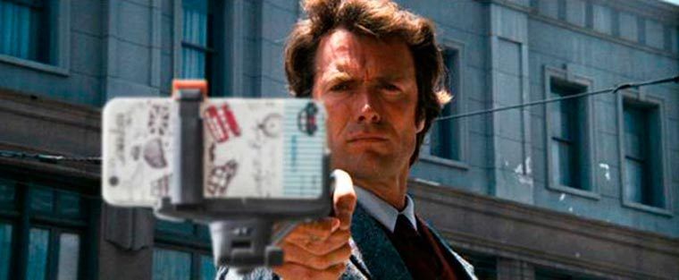 Il remplace les flingues par des perches à selfie dans les films cultes #7