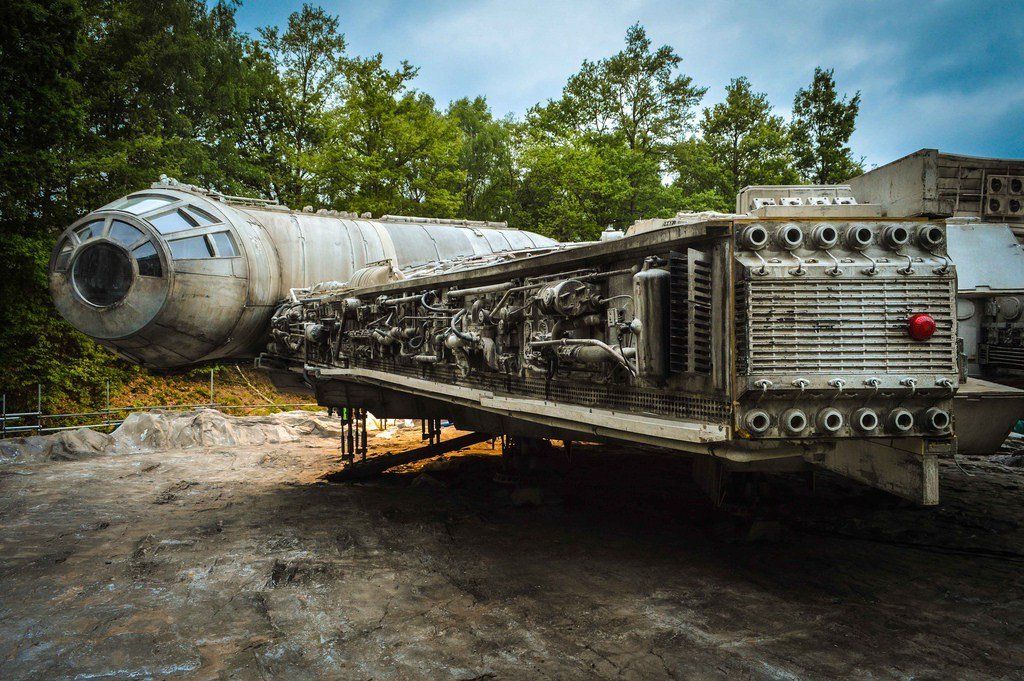 Star Wars Episode VIII : 2 fans prennent en douce des photos du Faucon Millenium #10