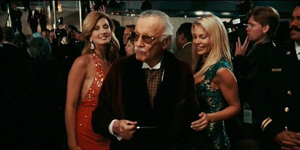 Stan Lee est fou de rage au sujet de son caméo sexy dans Deadpool #5