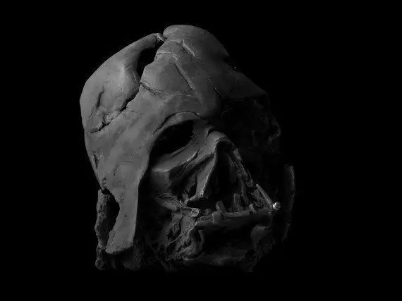 4_1_4_star-wars-replique-casque-fondu-dark-vador