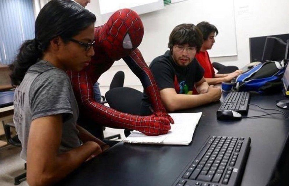 Spiderman donne des cours d’informatique au Mexique #2