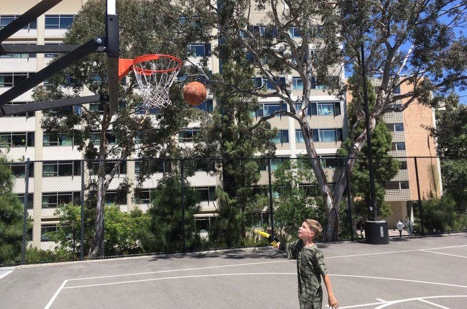 The Spock : grace à cette prothèse 3D cet enfant amputé peut à nouveau jouer au basket #2