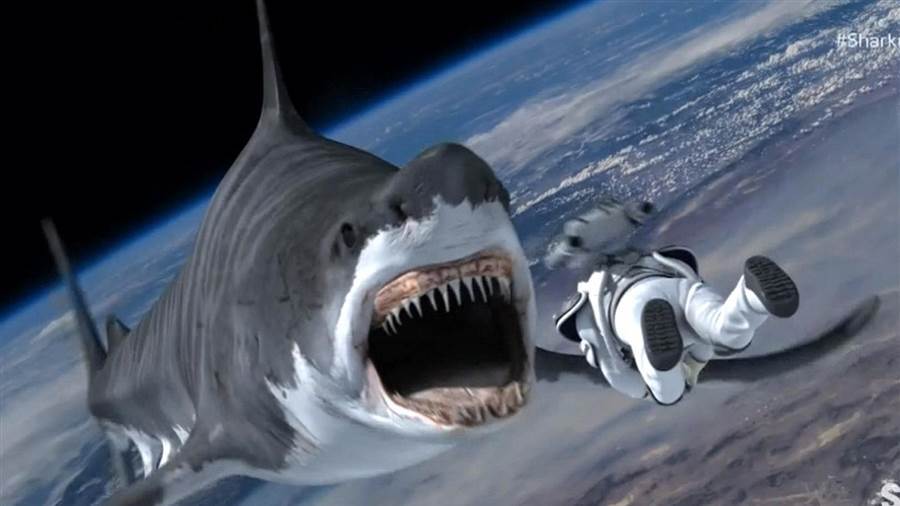 Sharknado 4 : une bande annonce avec des tornades de vaches et des requins en flammes #3