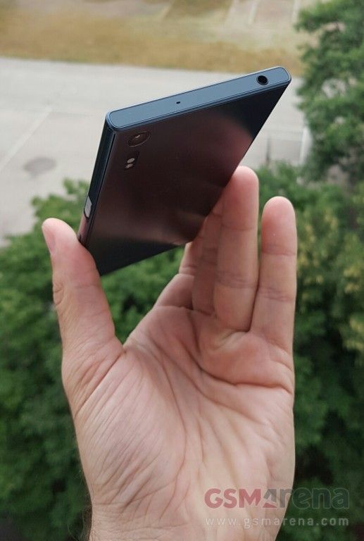 Sony Xperia F8331 : des photos en fuite sur la toile #5