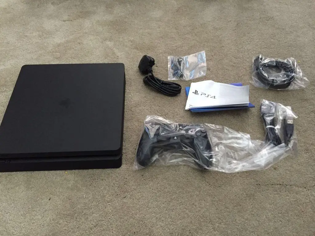 Playstation 4 Slim : des photos en fuite #2