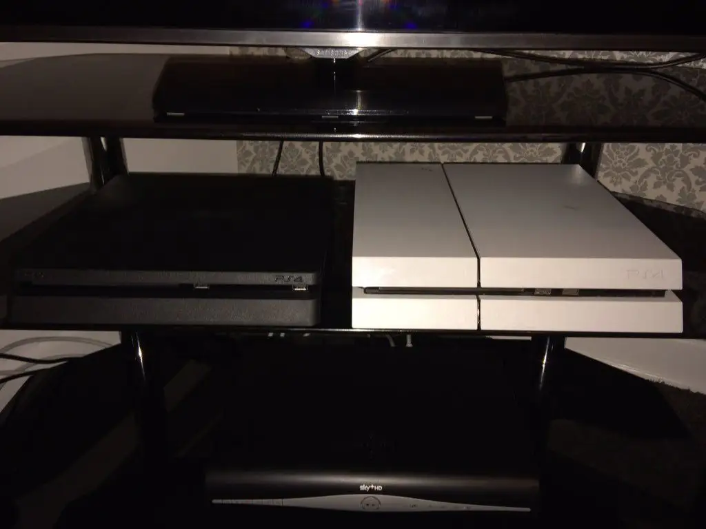 Playstation 4 Slim : des photos en fuite #3
