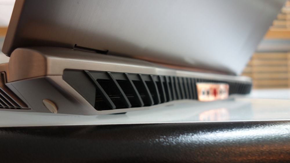 ASUS ROG GX800 : un PC portable avec watercooling ultra-puissant #4
