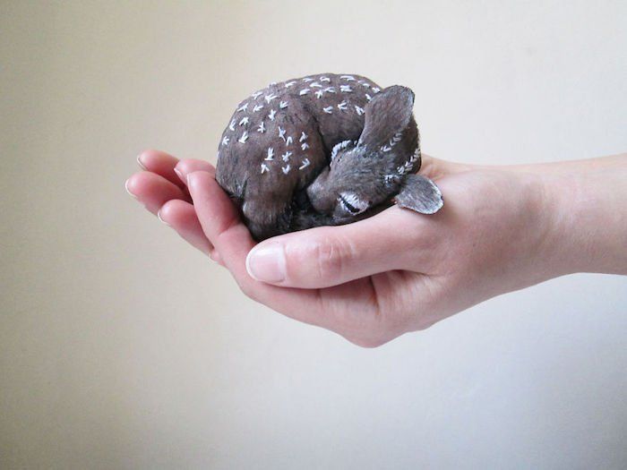 Cette artiste imagine des coussins en forme d’animaux ultra-réalistes