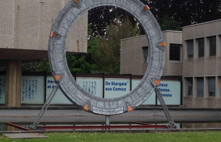 Stargate : une porte des étoiles imprimée en 3D aura nécessité 1000 heures de travail #3