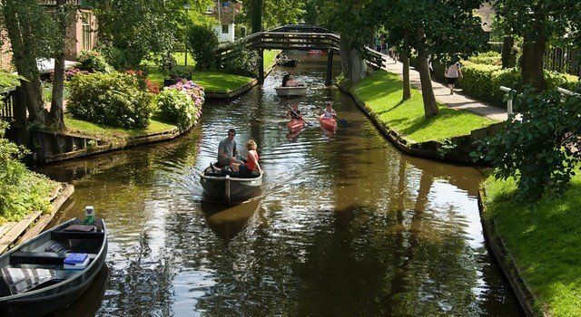 Giethoorn : ce village n’est pas accessible en voiture #11